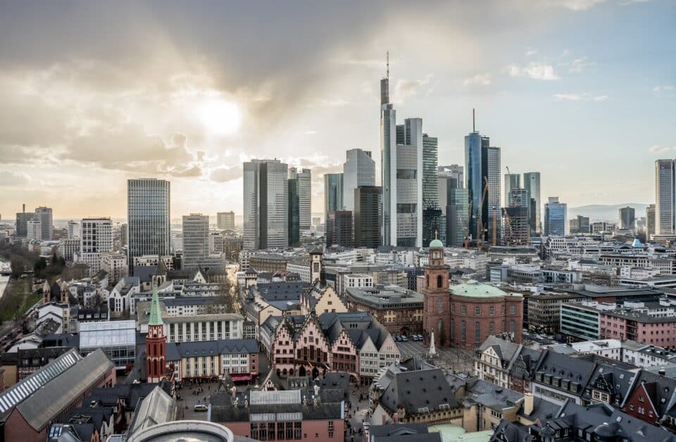 Flughafen Frankfurt setzt für digitalen Marktplatz auf Stripe